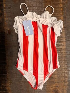 NWT LIZENS Girls Swimwear One Piece Striped  Ruffle Trim Flounce 4-5 years